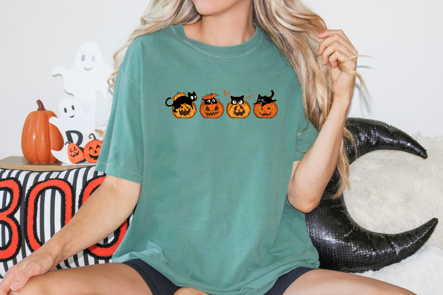 Halloween Black Cat and Jack o Lanterns Short Sleeve T-Shirt